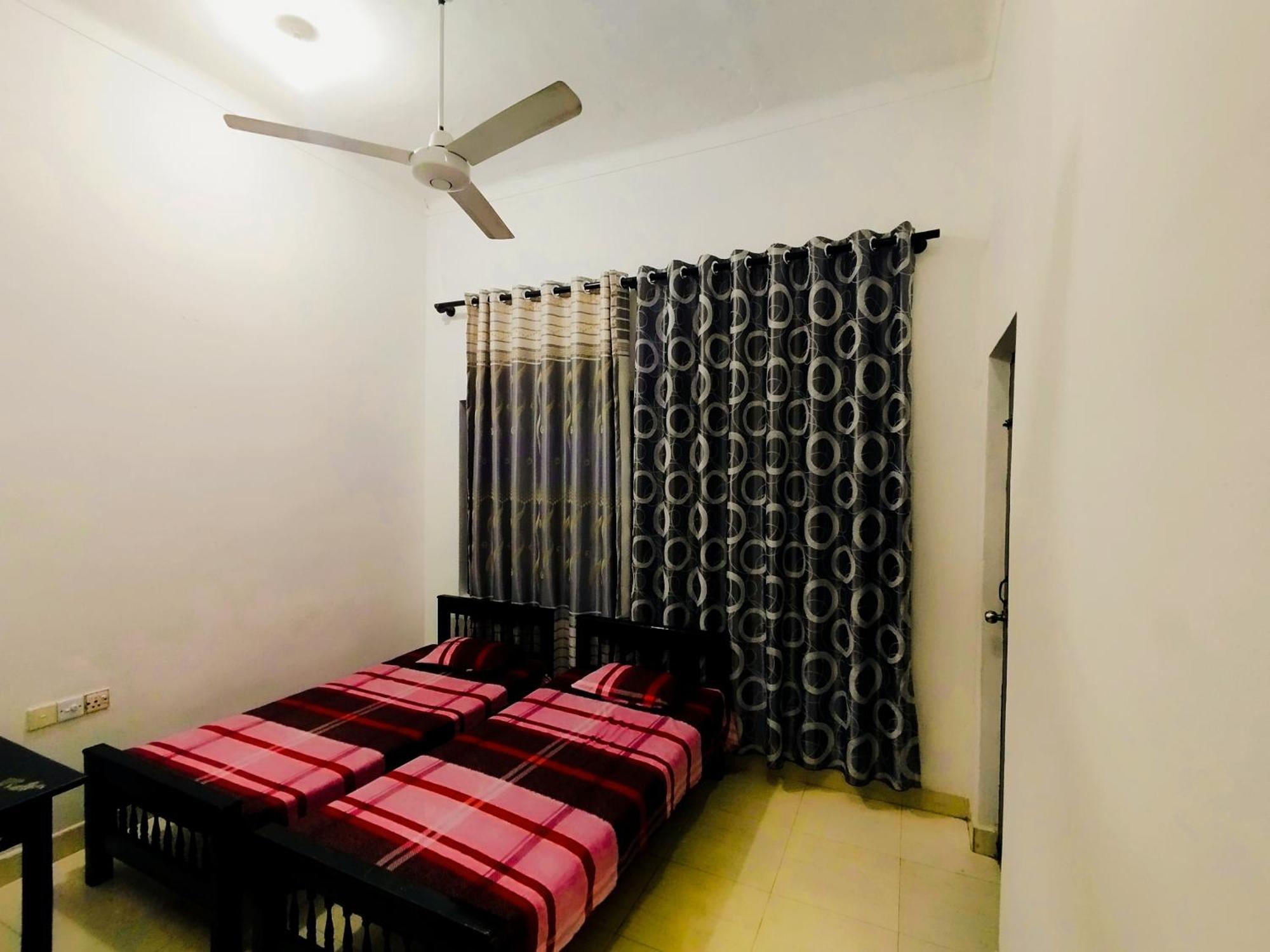 Rayyan Mahal Hotel Puttalam Exterior photo
